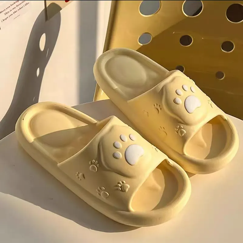 Co dělá z Cute Footprint Pantofle další velký trend v útulné obuvi?